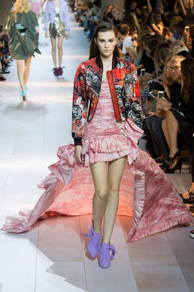 Look 9